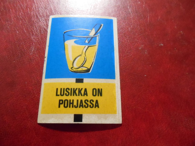 K13 Purkkatarra Jenkki Kuvahuuli Lusikka on pohjassa