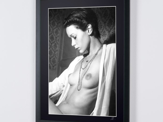 Emmanuelle 1974 - Sylvia Kristel (Emmanuelle) - Fine Art Pho