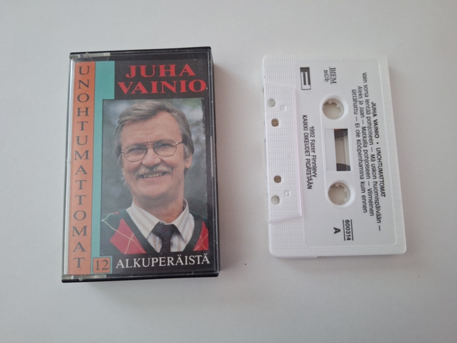 JUHA VAINIO - UNOHTUMATTOMAT c-kasetti