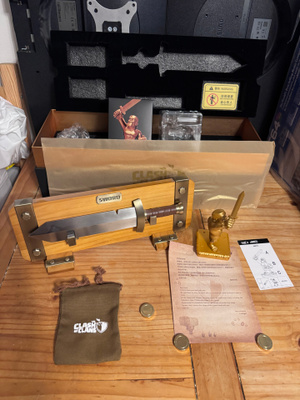 Clash of Clans 9 Anniversary Limited Edition Sword 0650/2000