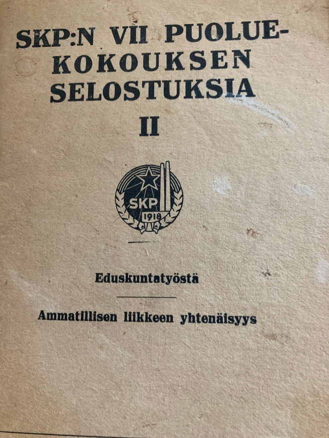 SKP:N VII PUOLUEKOKOUKSEN SELOSTUKSIA II