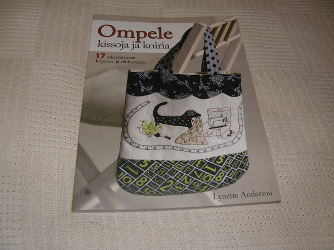 Lynette Anderson Ompele kissoja ja koiria  -nid