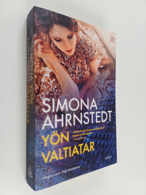 Simona Ahrnstedt : Yön valtiatar