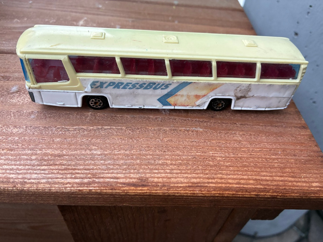 ExpressBus majorette linja-auto pikkuauto n 1/64
