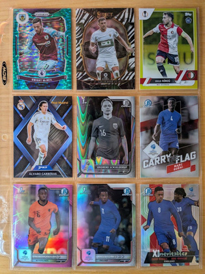 Jalkapallokortteja 28 kpl (Bowman, Panini, Topps,numeroituja