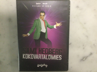 KOKOVARTALOMIES - SAMI HEDBERG. STAND UP DVD.