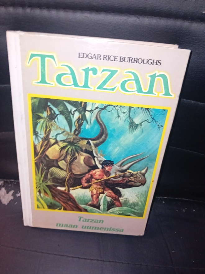 Burroughs  : Tarzan maan uumenissa  ( SIS POSTIKULU )