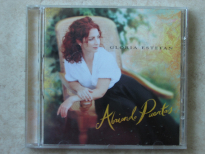 Gloria Estefan: Abriendo Puertas, CD.