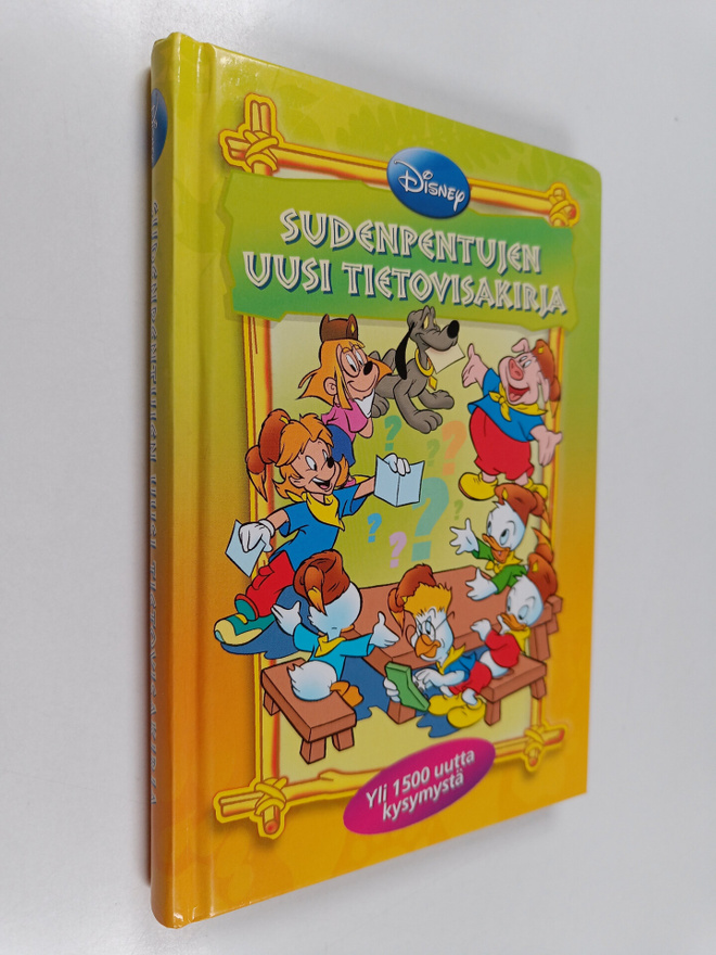 Miika Sillanpää : Sudenpentujen uusi tietovisakirja