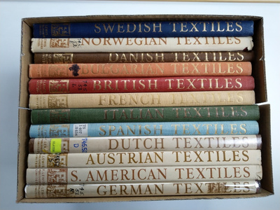 Textiles -kirjasarja 12 kirjaa