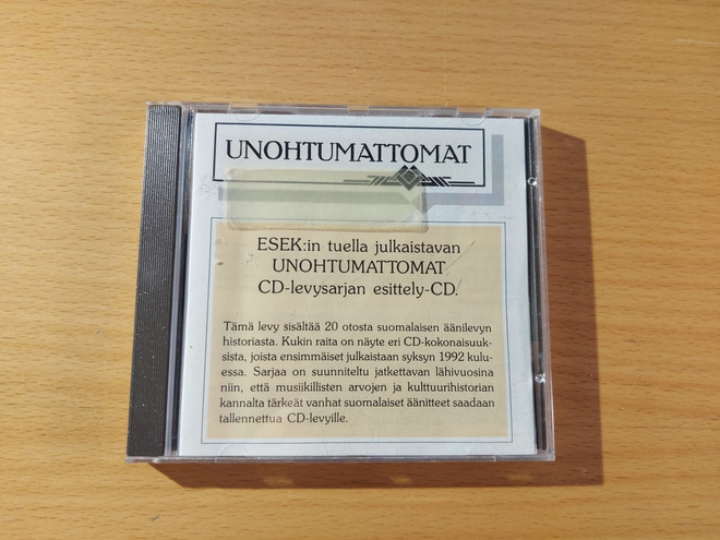 UNOHTUMATTOMAT SARJAN ESITTELY CD