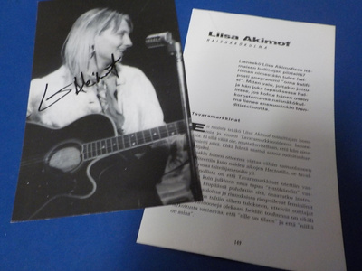 LIISA AKIMOF NIMIKIRJOITUS