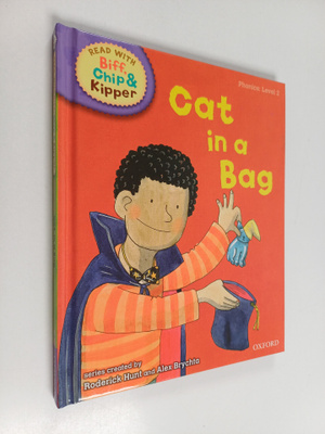 Roderick Hunt : Cat in a bag
