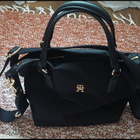 Tommy Hilfiger POPPY SMAIL TOTE-Olkalaukku musta - pikkukuva 1