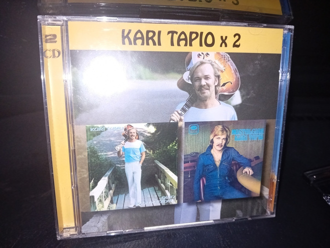 2cd Kari Tapio x 2 : Olen suomalainen / Nostalgiaa ( SIS POS