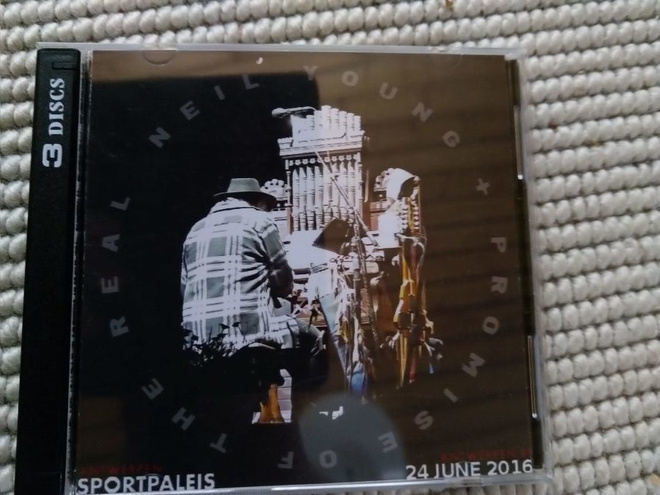 Neil Young & Promis Of The Real 3-CD "Live Antwerpen 2016