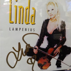 LINDA LAMPENIUS TAULU NIMMARILLA - pikkukuva 2