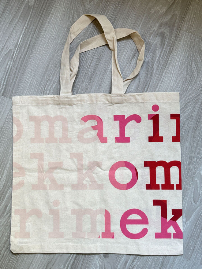 MARIMEKKO LOGOKASSI *UUSI*