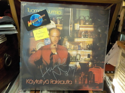 TUOMARI NURMIO - KÄYTETTYÄ RAKKAUTTA+ NIMIKIRJOITUS M-/M- LP