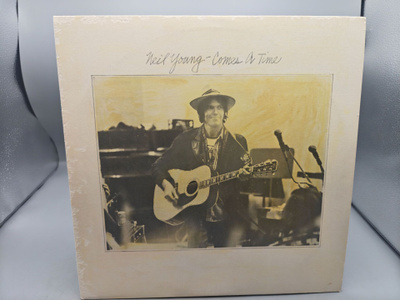 Neil Young – Comes A Time LP