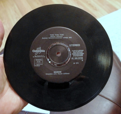 Marion – Tom Tom Tom / Etsin Suurta Maailmaa