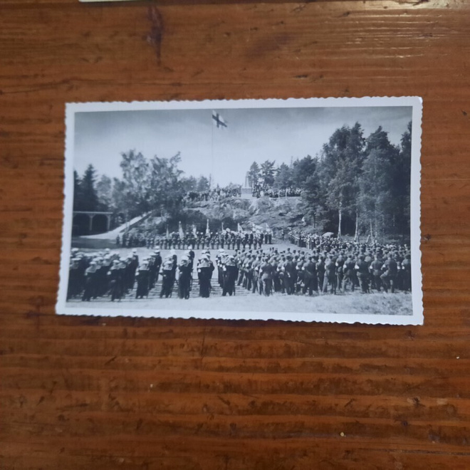 valok TURKU? armeija laivasto ja maavoimat, patsaan  palj. ?
