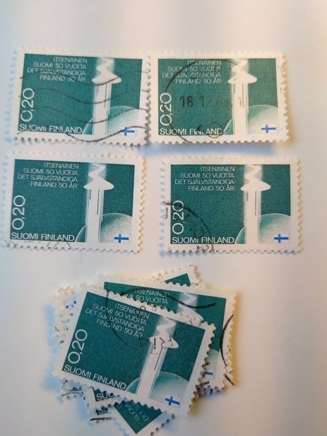 Itsenäinen Suomi 50 vuotta postimerkki 0,20 mk