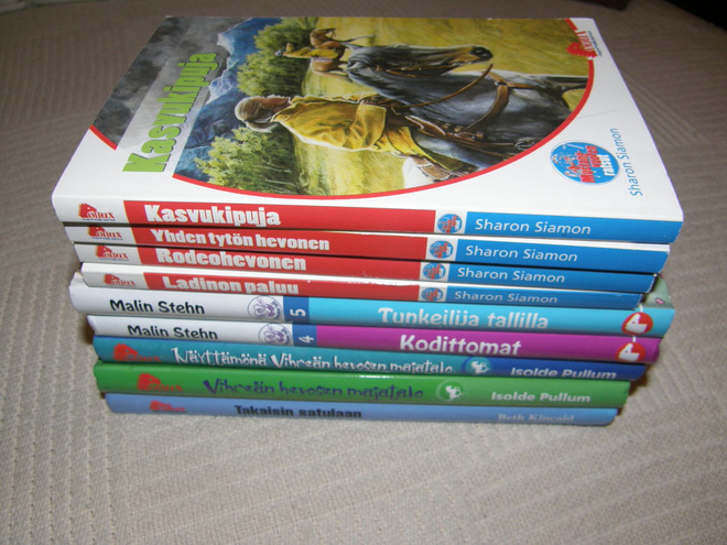 Hevoskirjoja  sis. postikulut