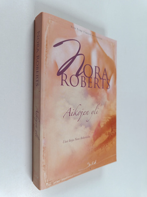 Nora Roberts : Aikojen yli