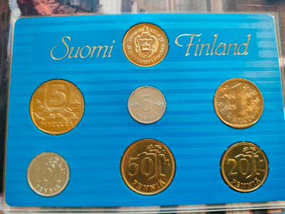 Rahasarja 1987 Suomen Rahapajan leimakiiltoiset metallirahat