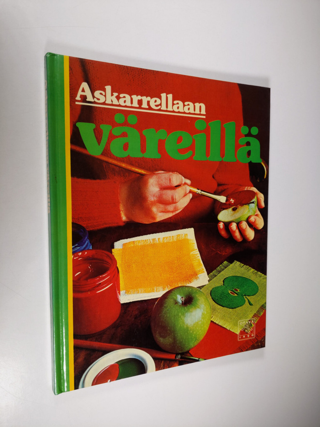Janet Allen : Askarrellaan väreillä