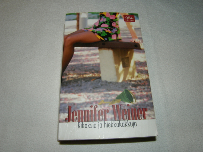 Jennifer Weiner Rikoksia ja hiekkakakkuja  -pok