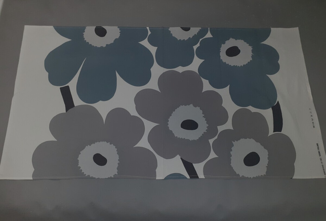 Marimekko - Unikko - verhokappa - n. 80 x 140 cm