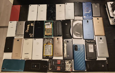 34 kpl viallisia ja rikkinäisiä kännyköitä Sony/Huawei/Honor