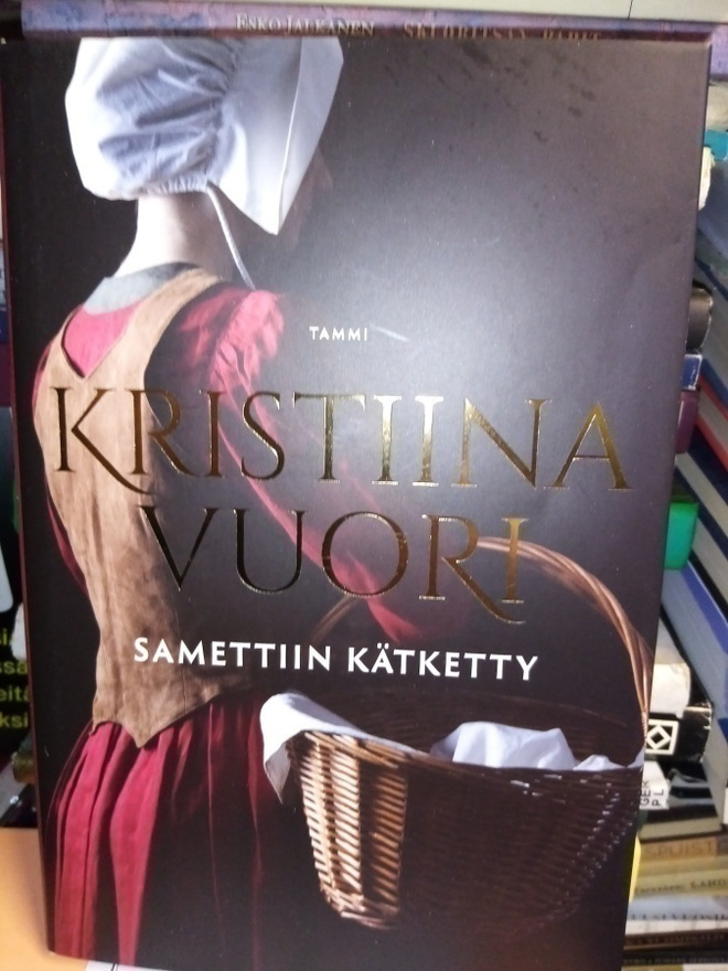Kristiina Vuori : Samettiin kätketty ( SIS POSTIKULU )