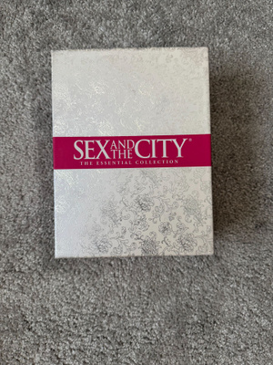 SINKKUELÄMÄÄ-SEX AND THE CITY THE ESSENTIAL COLLECTION