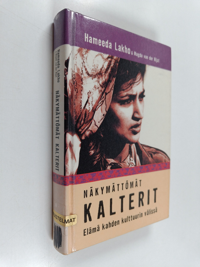 Hameeda Lakho ym. : Näkymättömät kalterit : elämä kahden ...