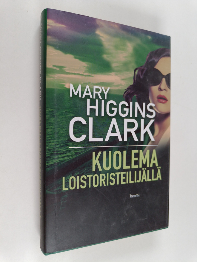 Mary Higgins Clark : Kuolema loistoristeilijällä