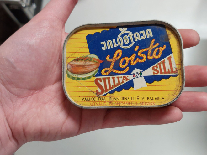Kaupan näyteikkuna rekvisiitta purkki