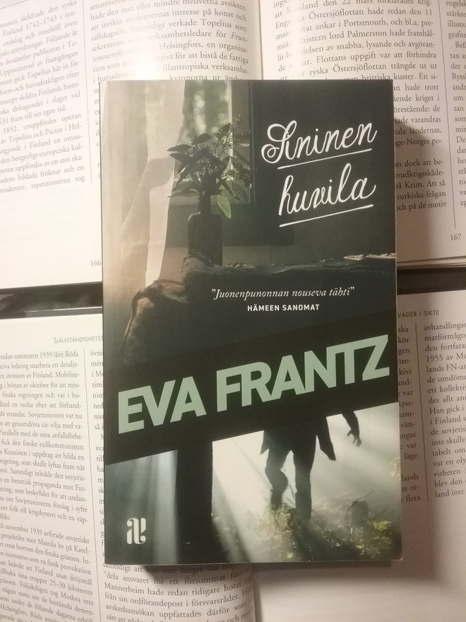 Eva Frantz - Sininen huvila (pokkari)