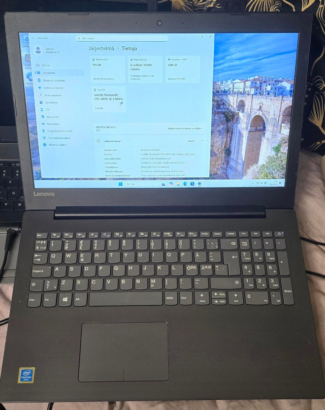 Lenovo ideapad 320-151kb, intel gold, 4GB, 120ssd, win11