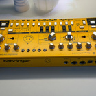 Behringer TD-3 AM Yellow Acid Smiley Edition - pikkukuva 2
