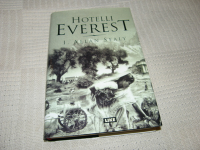 I. Allan Sealy Hotelli Everest -sid