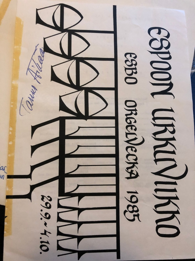Tauno Äikää nimikirjoitus konserttilehtisessä