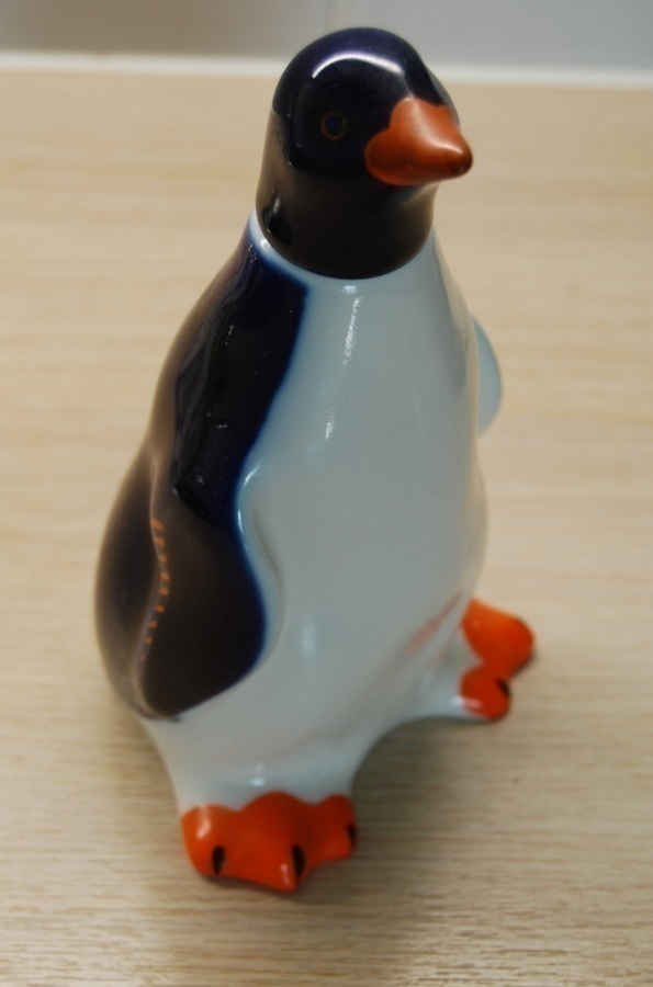 Lomonosov pingviini karahvi
