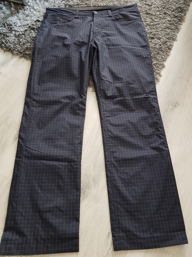 Miesten Tommy Hilfiger Tuulihousut / Golfhousut - koko 36W