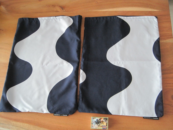 MARIMEKKO - FINNAIR MATKUSTAMON TYYNYNPÄÄLLINEN