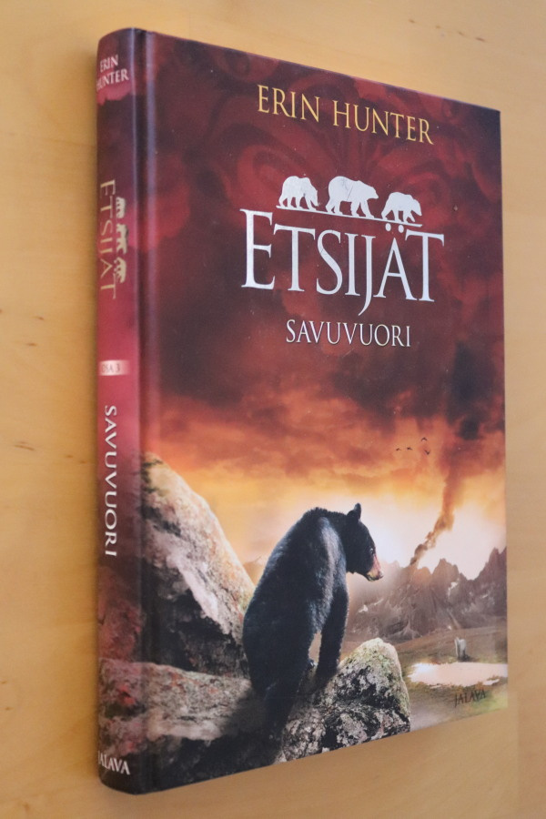 Erin Hunter : Savuvuori ( Etsijät 3 1.p. 2014 )