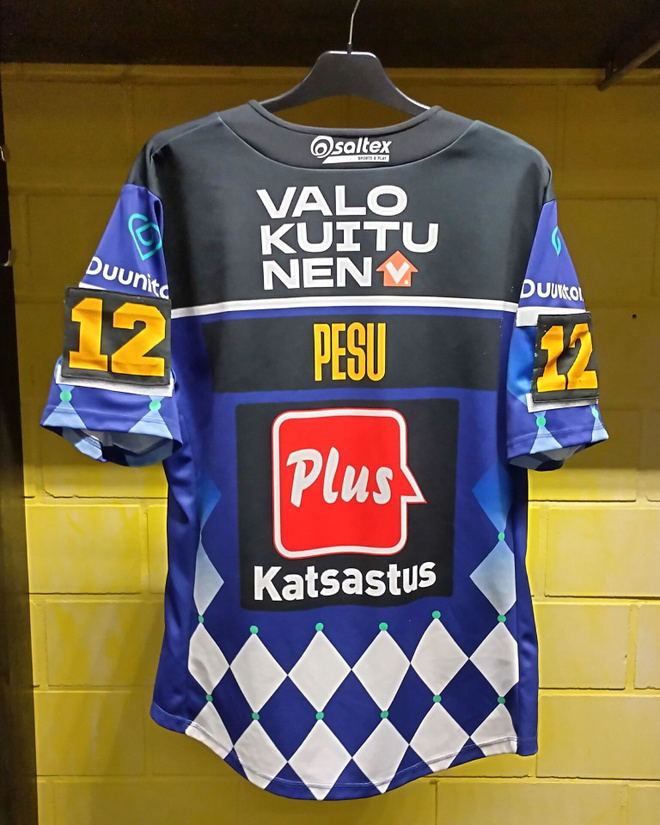 KPL Ville Pesu Game Worn jokeripelipaita