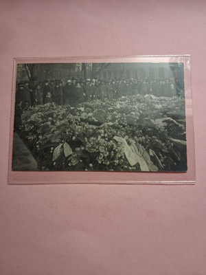 Saksan sotilaiden yhteishautajaiset Helsingissä. 1918.